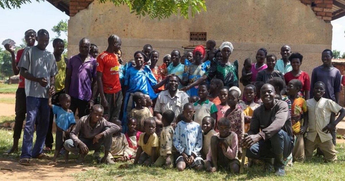 Ouganda, musa, 12 femmes, 102 enfants, 578 petits